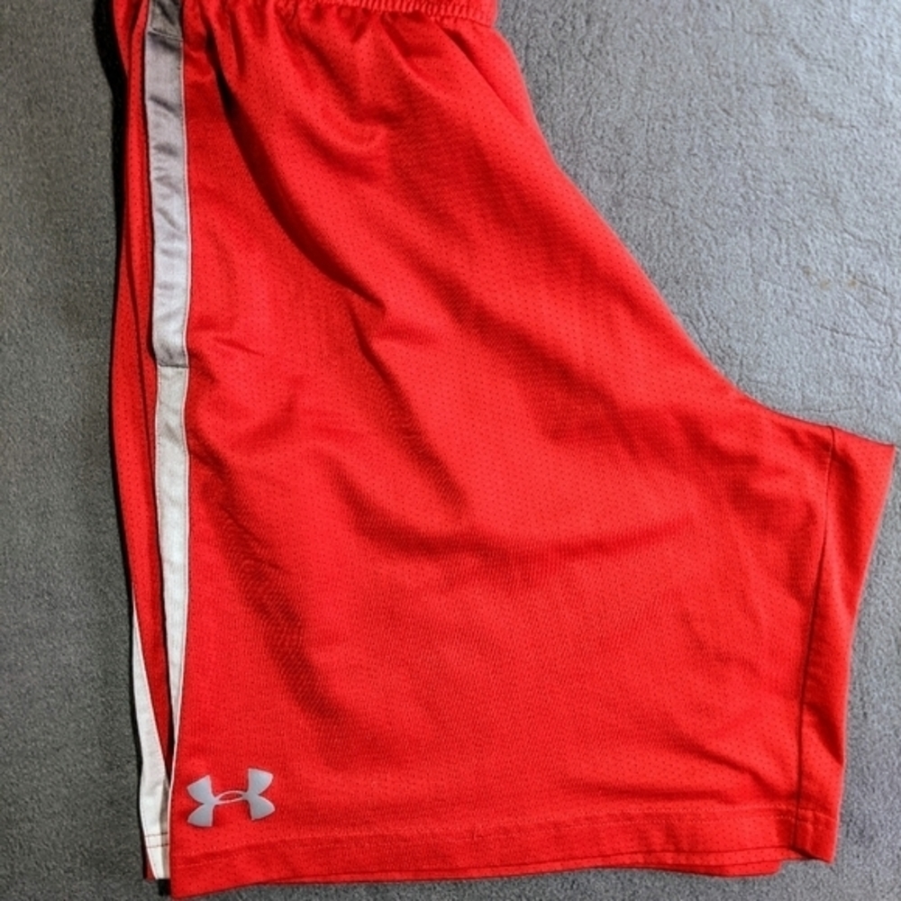 Men's Under Armour shorts mesh size‎ XL